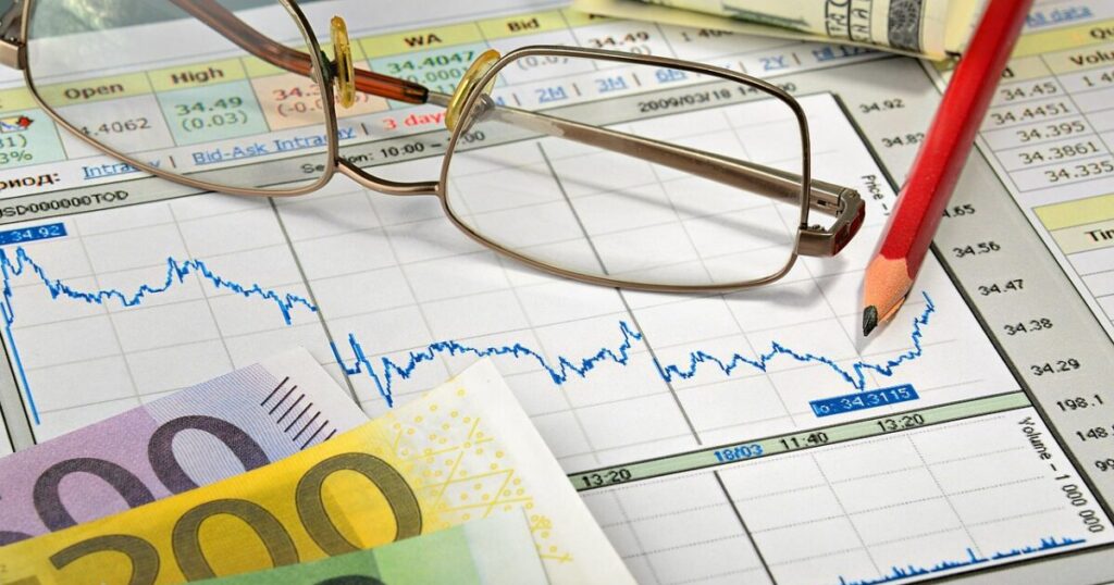 クレジットカードを活用して支払いを先延ばしにし資金繰りのタイムラグを管理する実務のイメージ